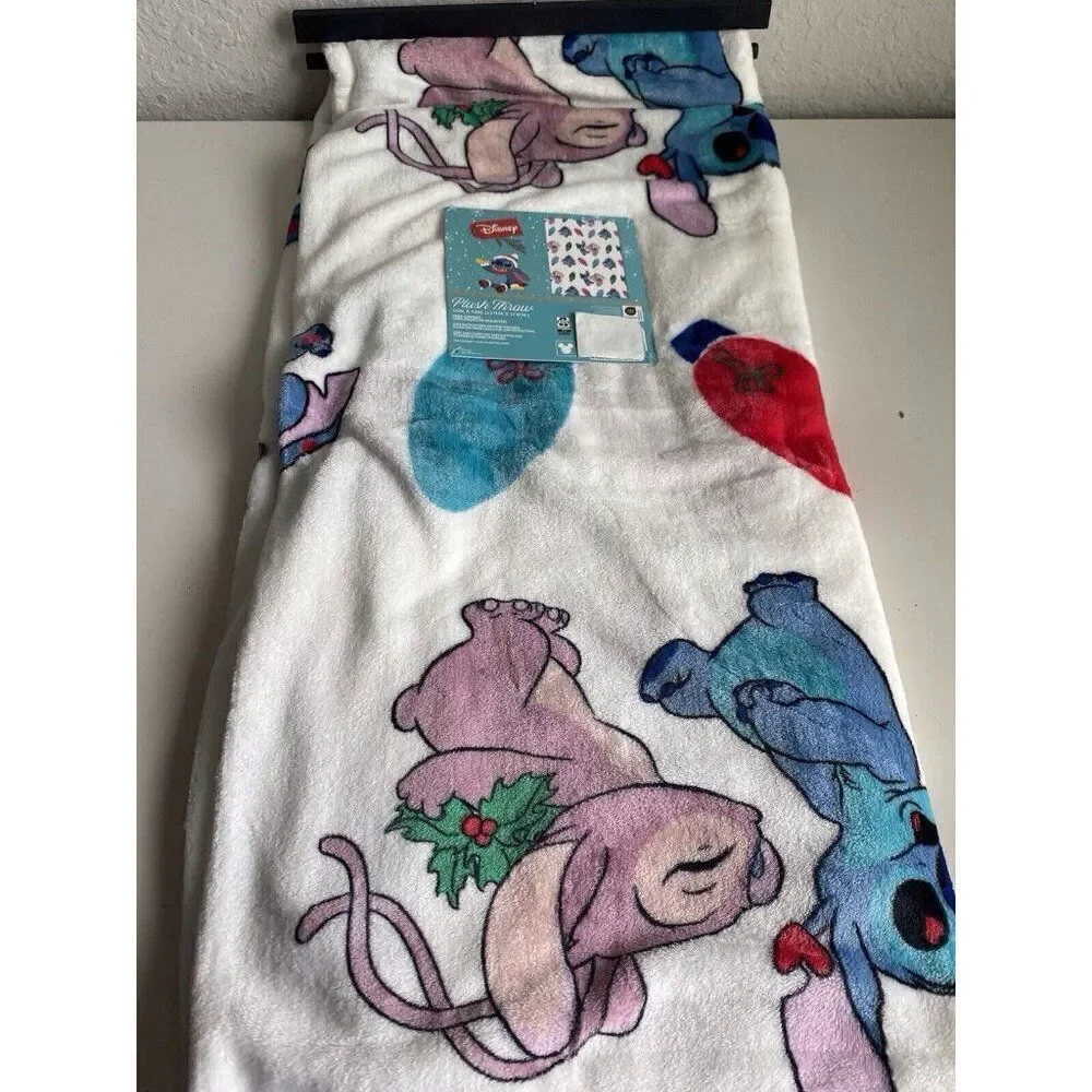 Disney Stitch & Angel Mistletoe Christmas Lights Soft Throw Blanket 50 X 70” NEW